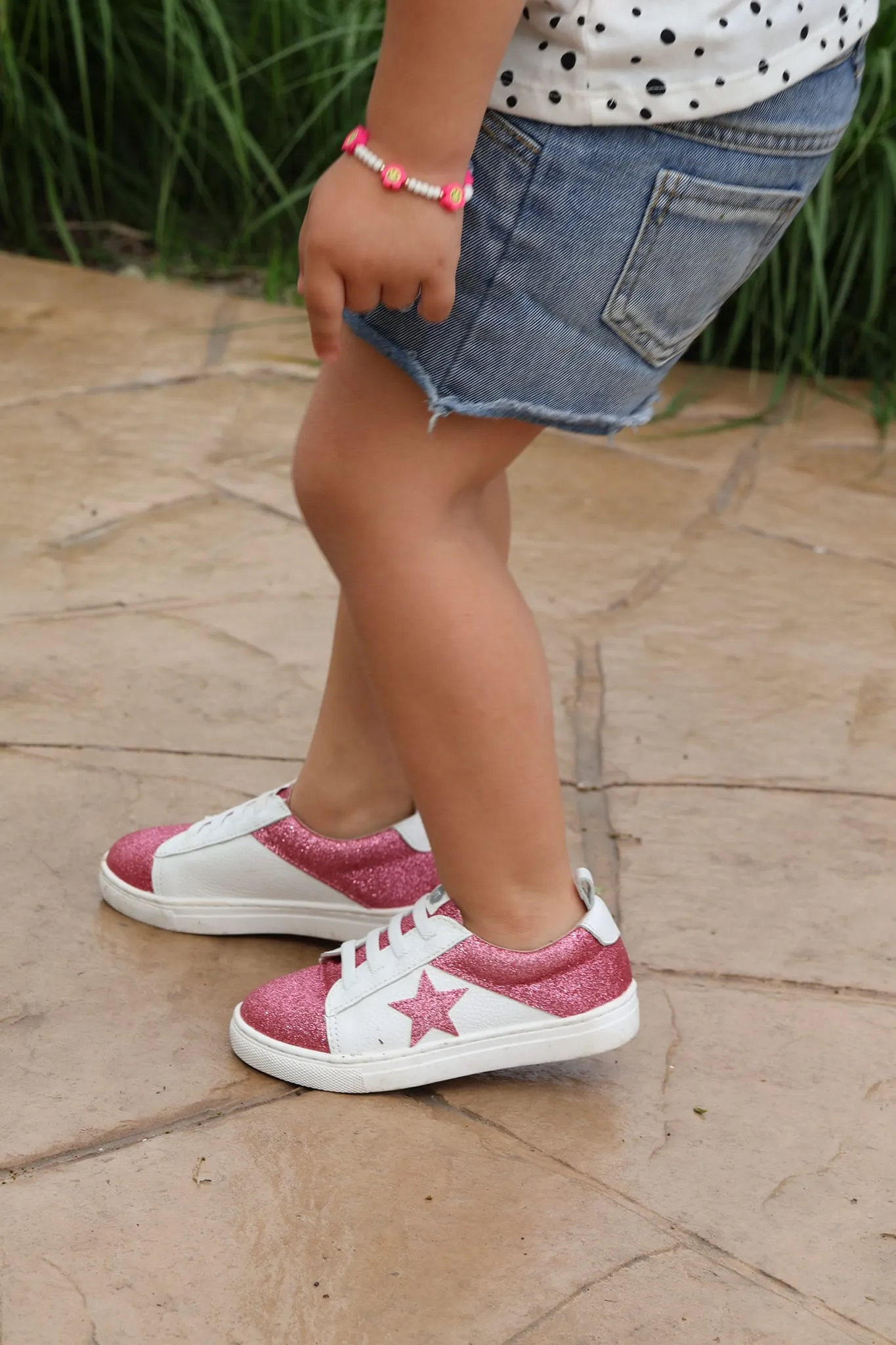 Low Top Sneakers - White / Maroon Glitter Star