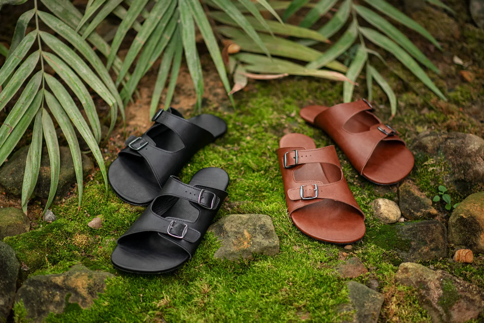 Men’s barefoot slip-on sandals black