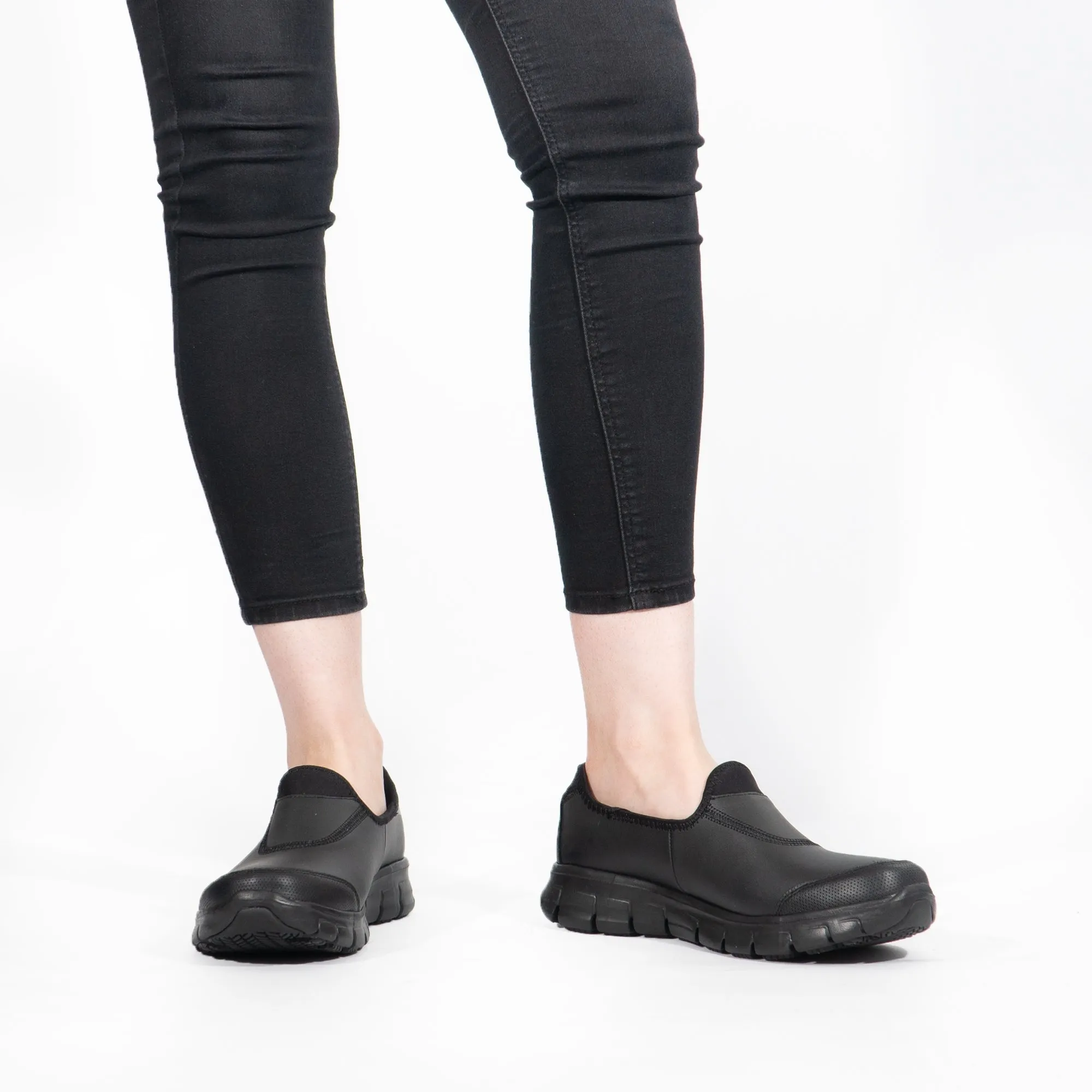 RELAXED FIT - SURE TRACK Ladies Leather Anti-Slip Shoes Black